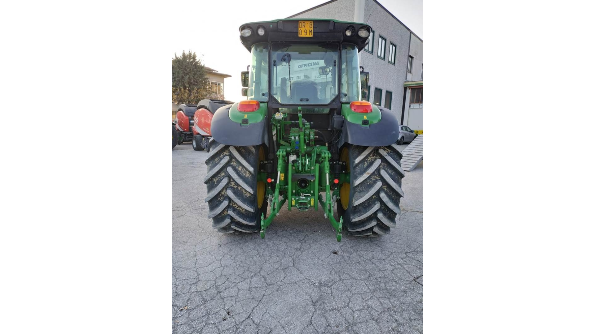 Trattore John Deere 5100R usato