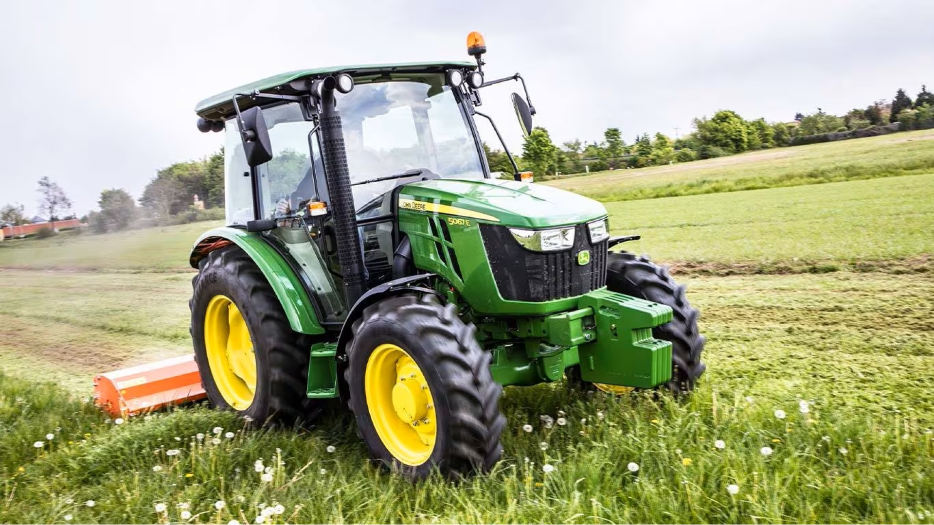 Trattore John Deere 5067E