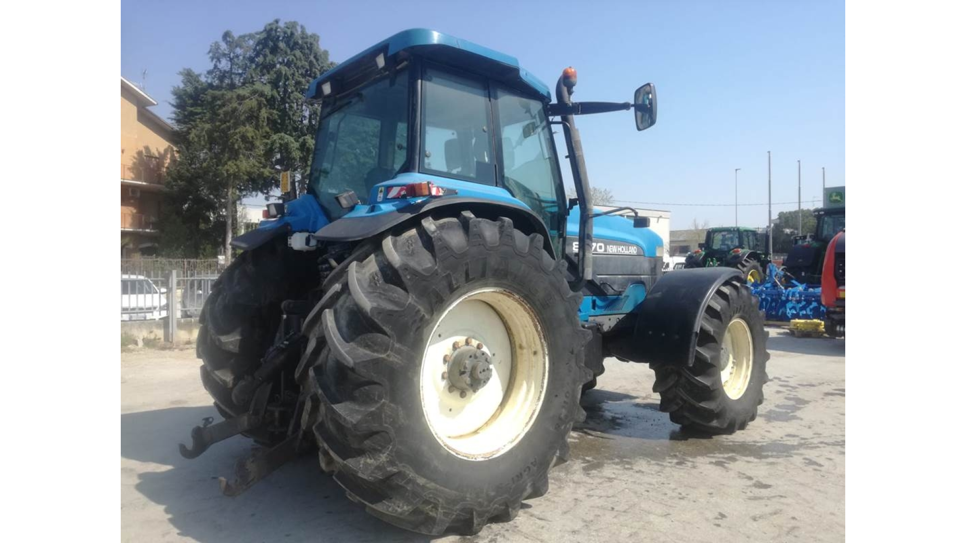 Trattore New Holland 8870 usato