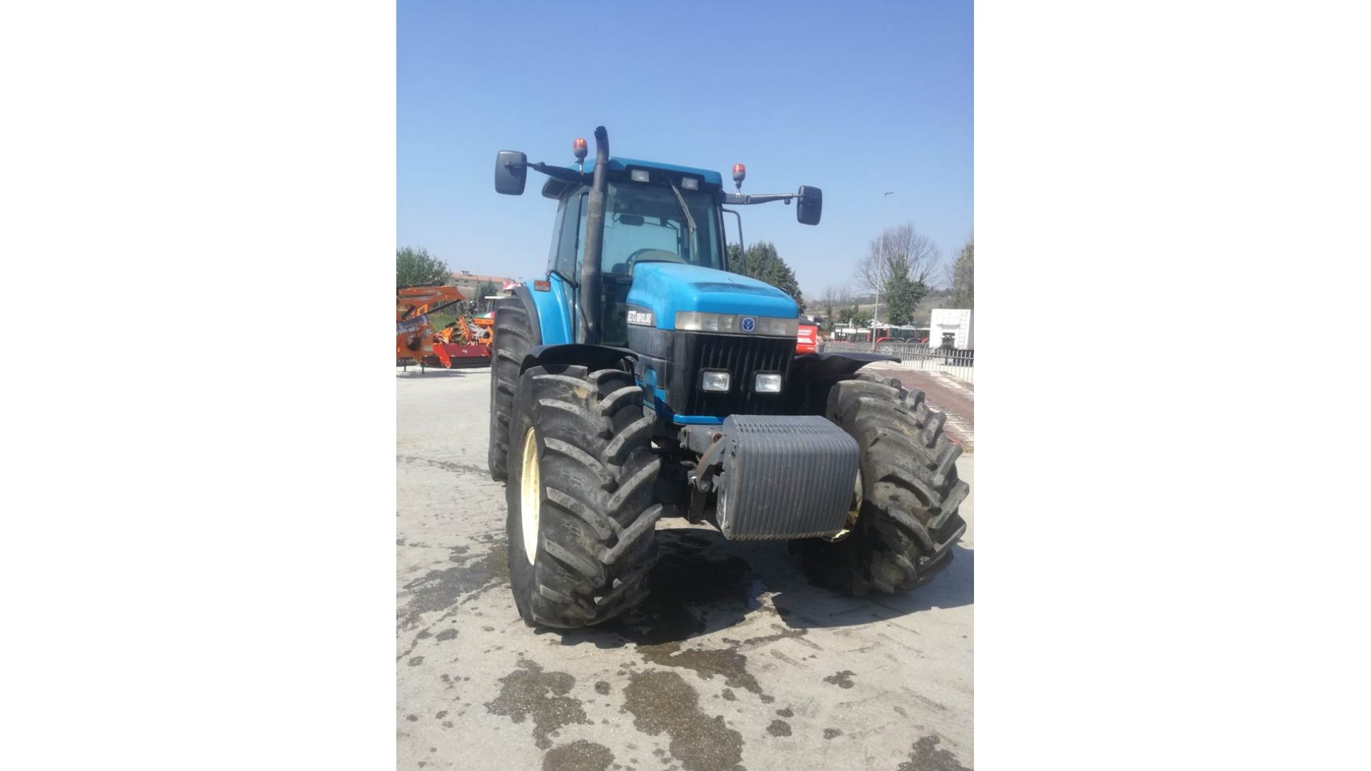 Trattore New Holland 8870 usato