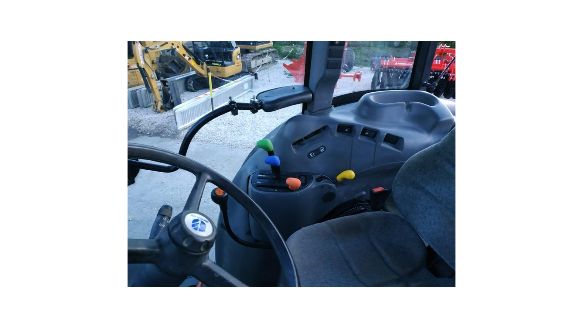 Trattore New Holland TN 70 DA usato