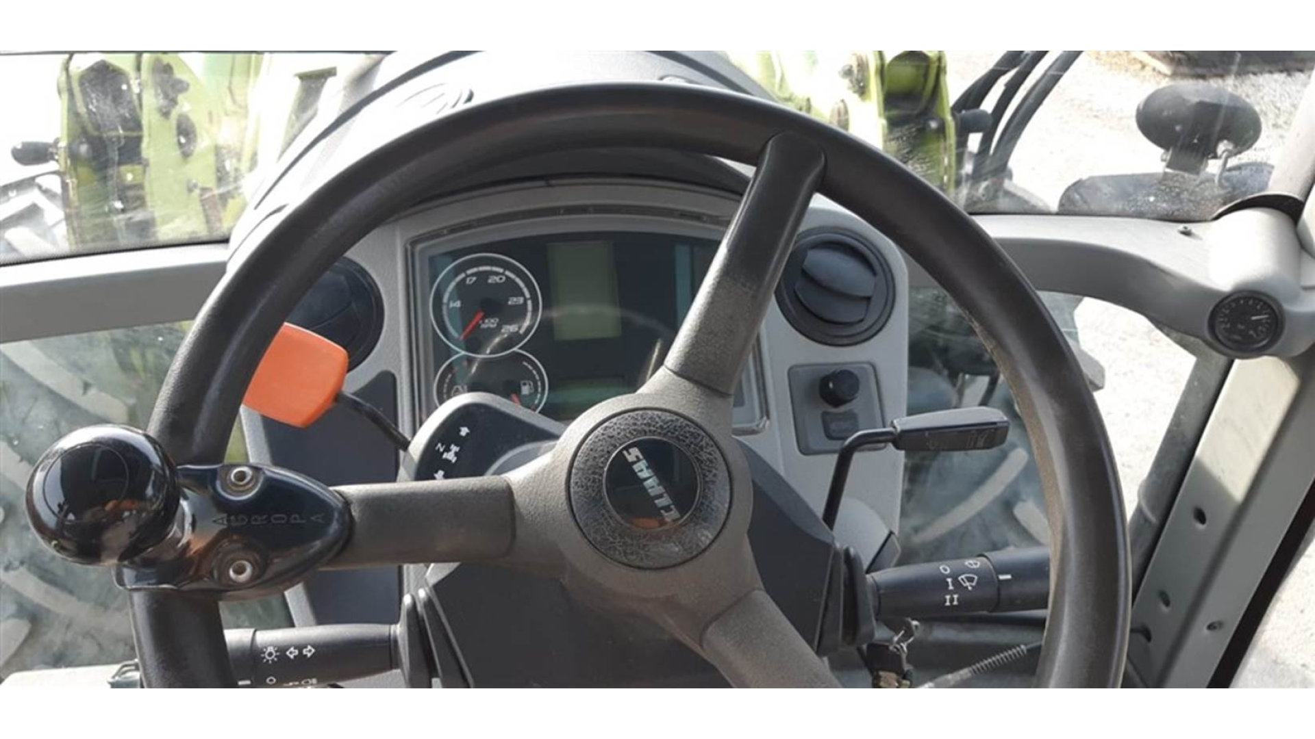 Trattore Claas Arion 630 usato