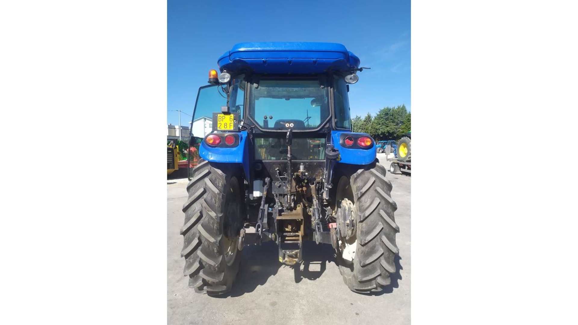 Trattore New Holland TD5.85 usato