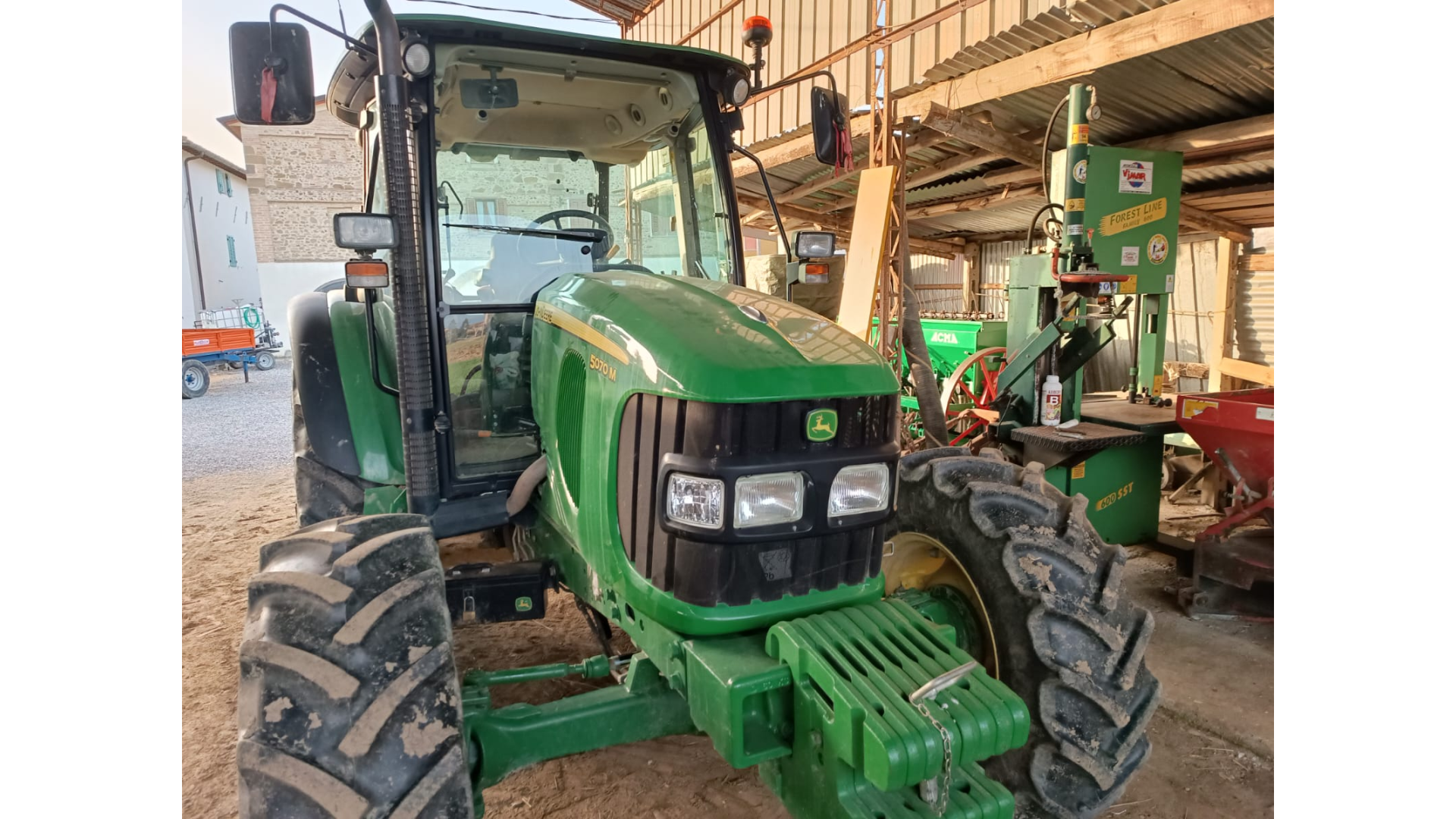 Trattore John Deere 5070M usato in vendita