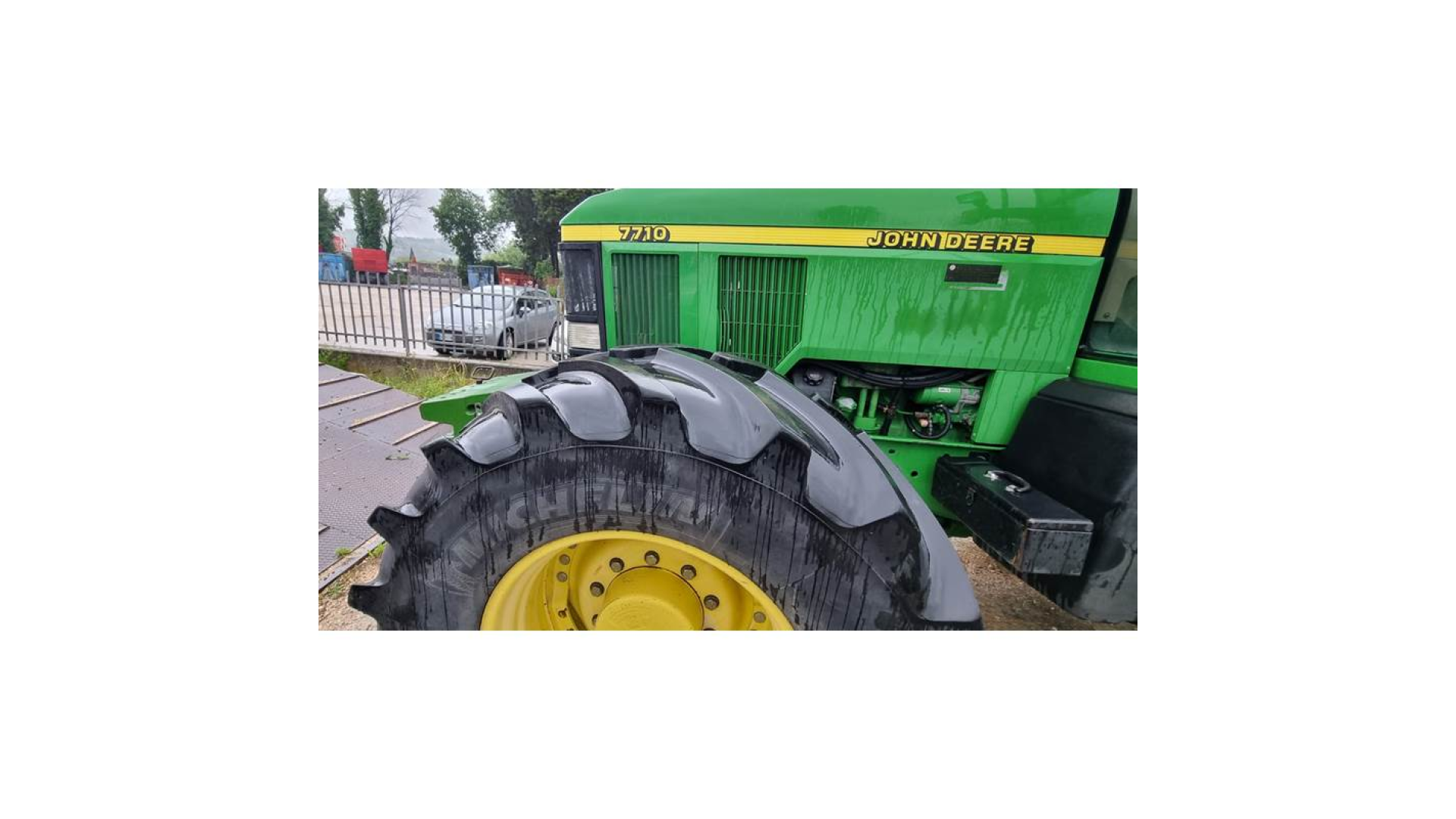Trattore John Deere 7710 usato