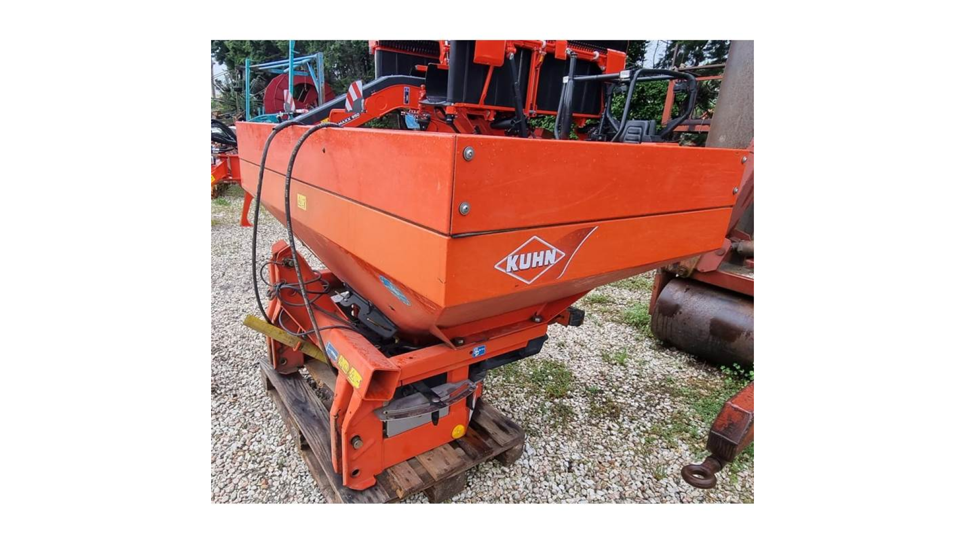 Spandiconcime Kuhn MDS 935 R2 usato