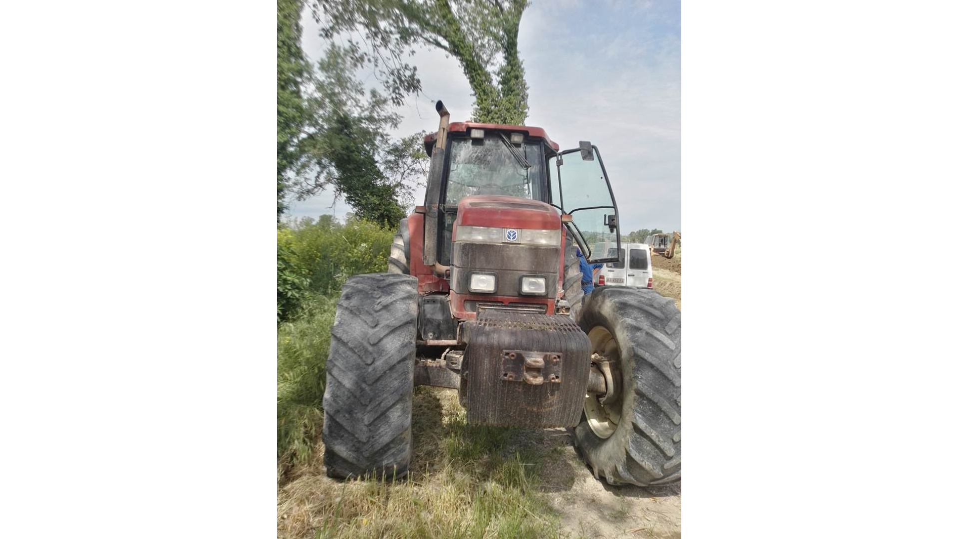 Trattore New Holland G190 usato