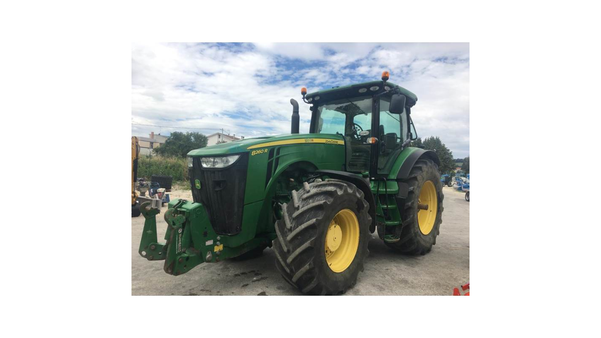 Trattore John Deere 8260R usato