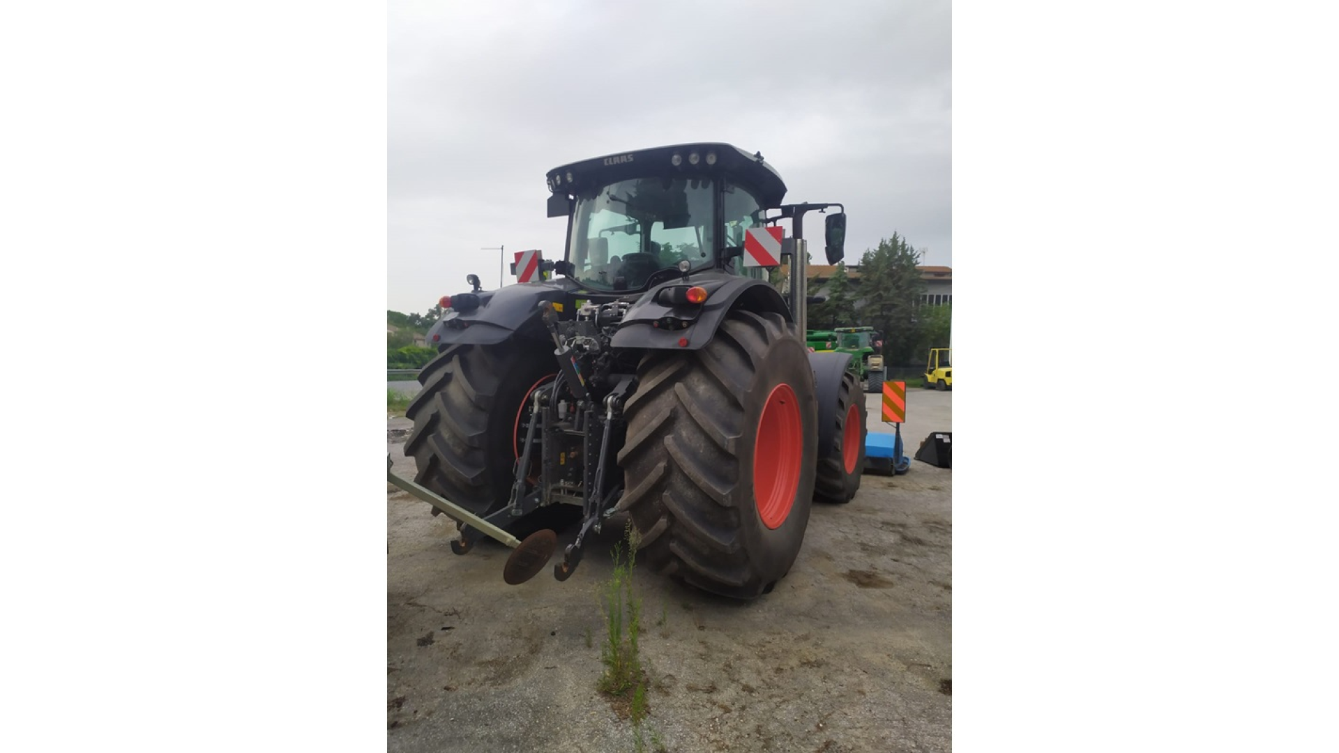 Trattore Claas Arion 830 CIS usato