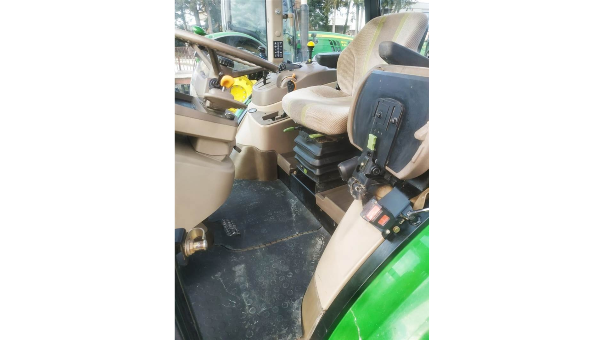 Trattore John Deere 5090R usato