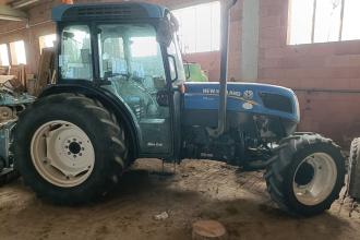 Trattore New Holland T4.105F usato