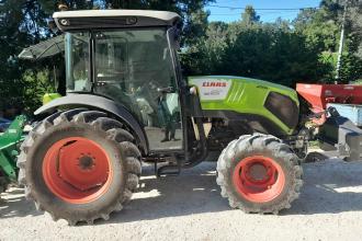 Trattore Claas NEXOS 240 F Usato