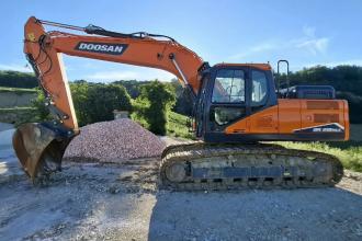 Escavatore Doosan DX 210 NLC Usato
