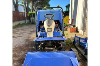 Trattorino rasaerba ISEKI SFH 240 usato